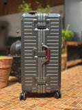 Expandable Hard-Shell Luggage with Multi-Functional Design